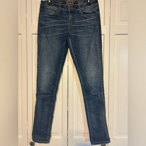 Buckle Women's Straight Leg Blue Jeans